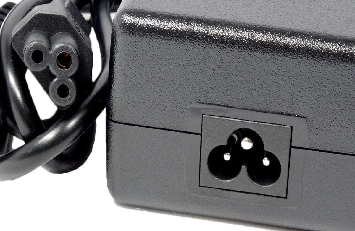 Universele Fietsaccu Lader - Elektrische Fietsoplader - 36V - 2A - Met XLR 3 Pins Stekker - Afbeelding 4