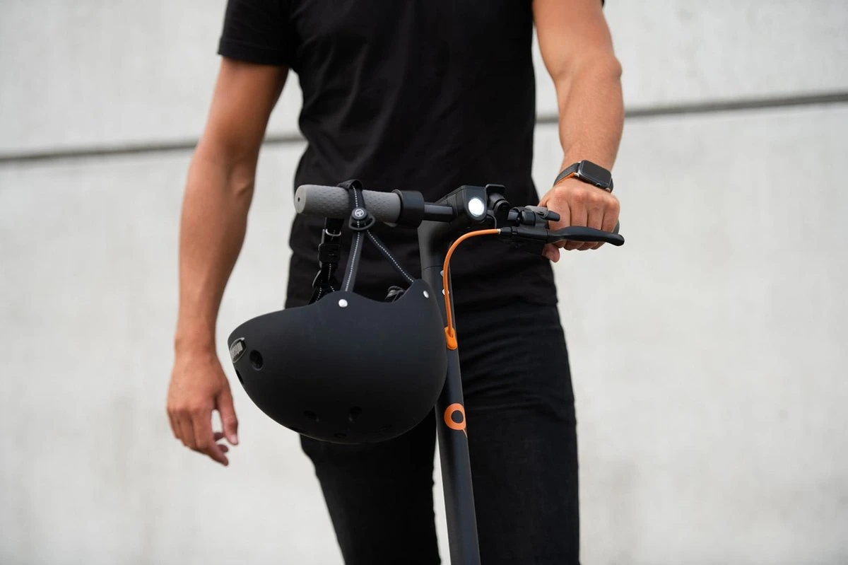 IZINQ PRO250 - Elektrische Step - Topsnelheid 30 Km/u - 30/35 Km Actieradius - 8.5" Luchtbanden - Lithium 7.8Ah 36V Accu - Wit/Oranje - Electric Scooter - Volwassenen En Kinderen - Met App - Afbeelding 3