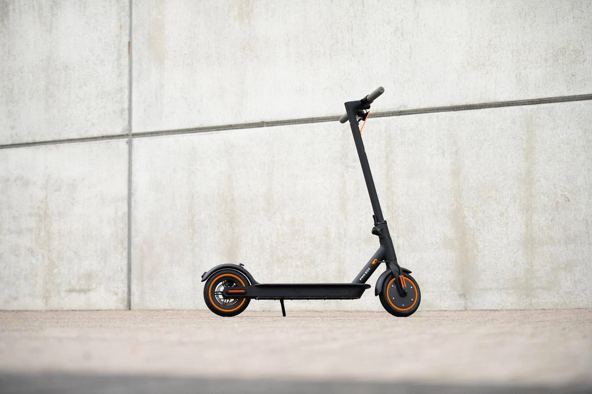 IZINQ PRO250 - Elektrische Step - Topsnelheid 30 Km/u - 30/35 Km Actieradius - 8.5" Luchtbanden - Lithium 7.8Ah 36V Accu - Wit/Oranje - Electric Scooter - Volwassenen En Kinderen - Met App - Afbeelding 8