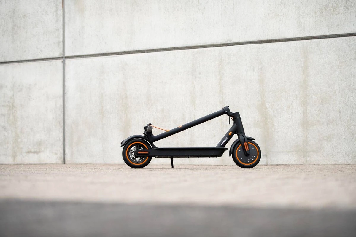 IZINQ PRO250 - Elektrische Step - Topsnelheid 30 Km/u - 30/35 Km Actieradius - 8.5" Luchtbanden - Lithium 7.8Ah 36V Accu - Wit/Oranje - Electric Scooter - Volwassenen En Kinderen - Met App - Afbeelding 9