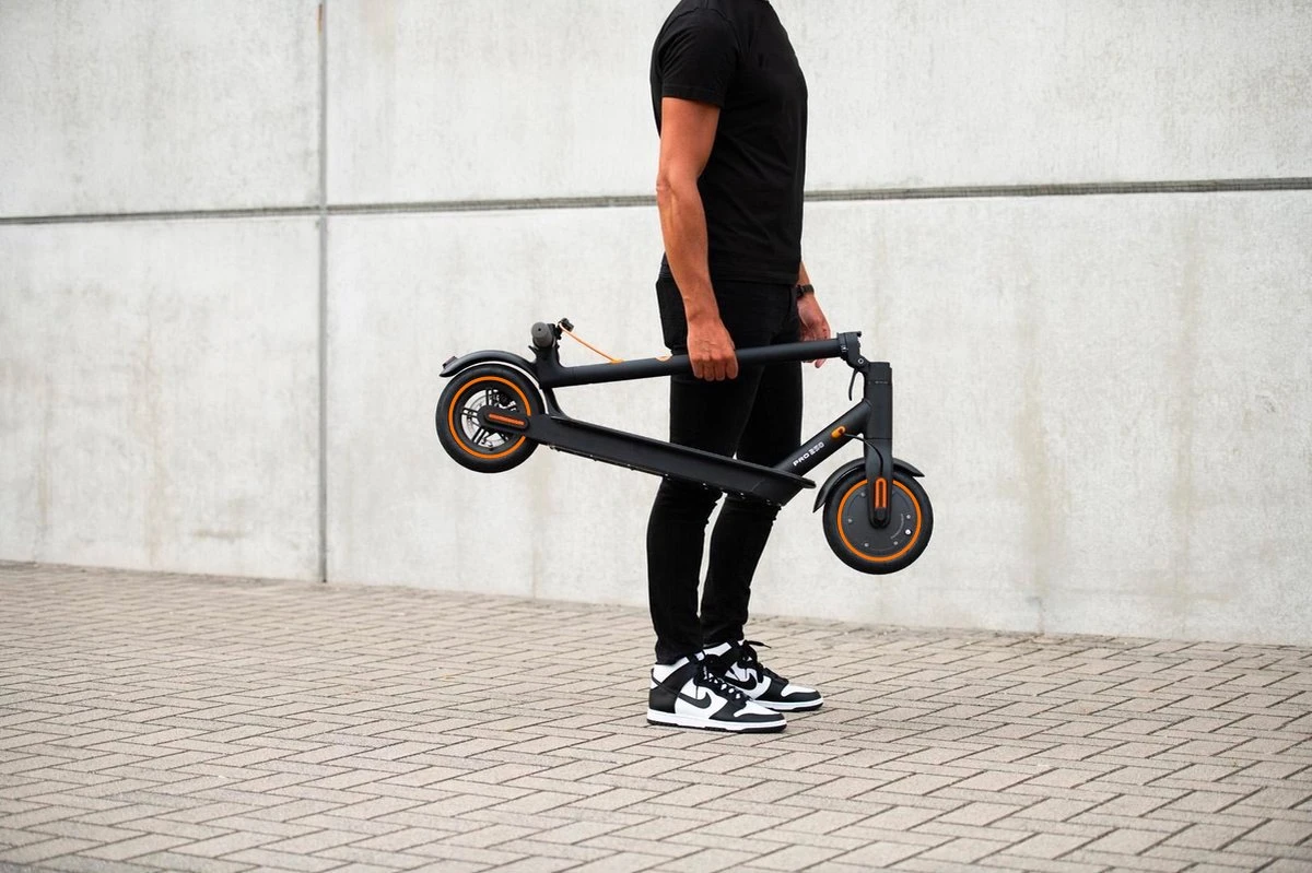 IZINQ PRO250 - Elektrische Step - Topsnelheid 30 Km/u - 30/35 Km Actieradius - 8.5" Luchtbanden - Lithium 7.8Ah 36V Accu - Wit/Oranje - Electric Scooter - Volwassenen En Kinderen - Met App - Afbeelding 10